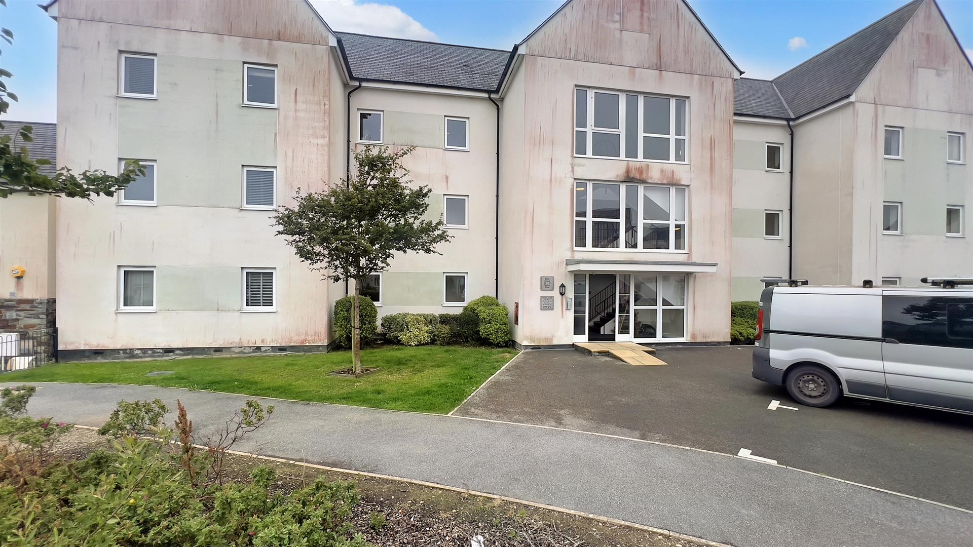 2 Bed Apartment For Sale in Newquay Newquay